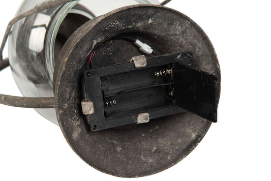 Metallinen LED-lyhty