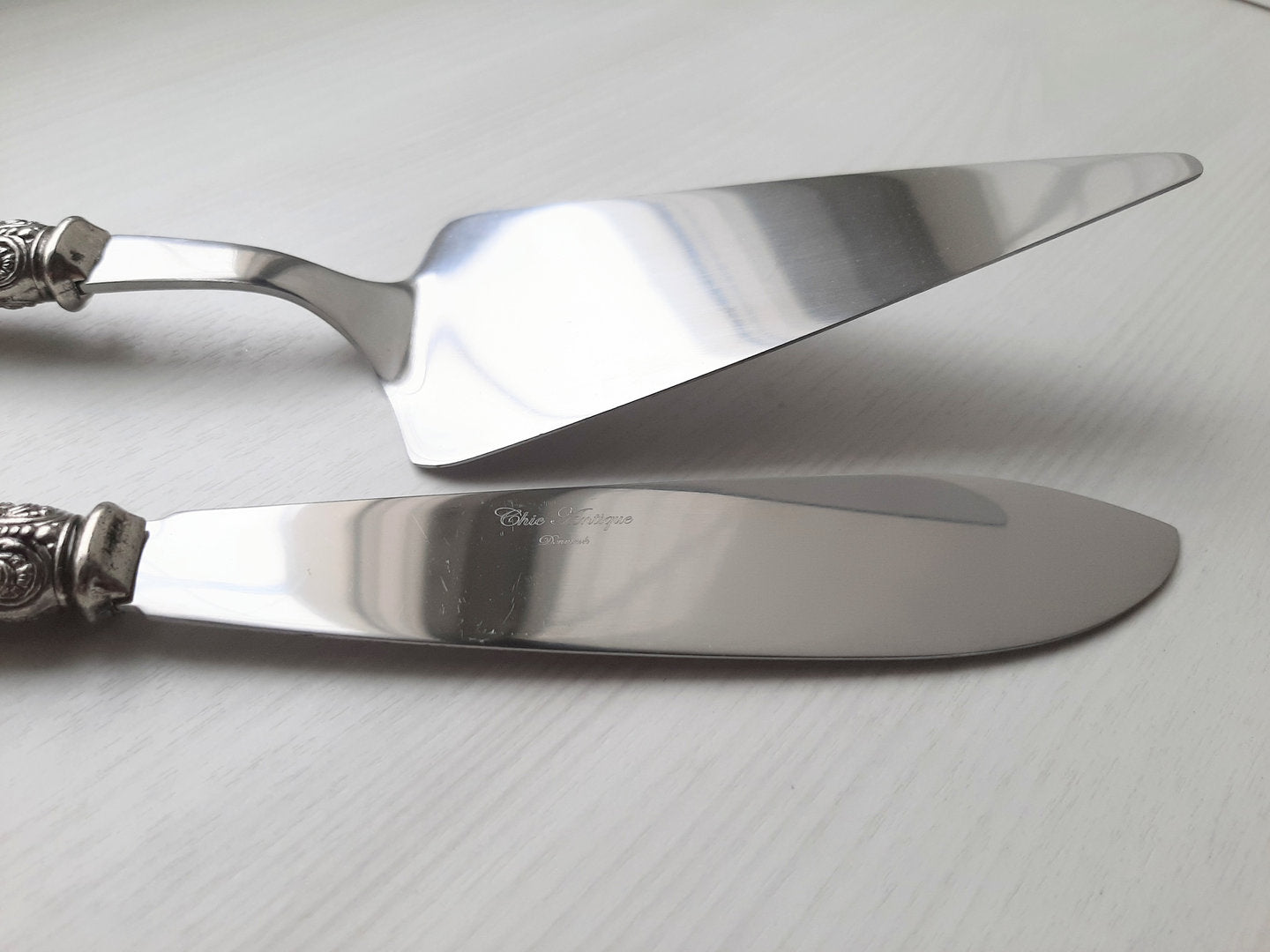 Linas cake server & knife
