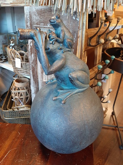 Koriste, sammakko kiikarilla